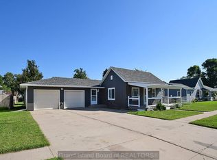 410 W 13th St, Wood River, NE 68883