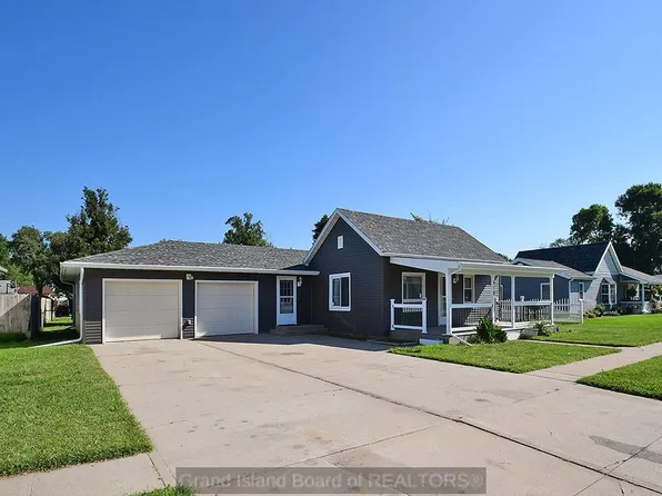 410 W 13th St, Wood River, NE 68883