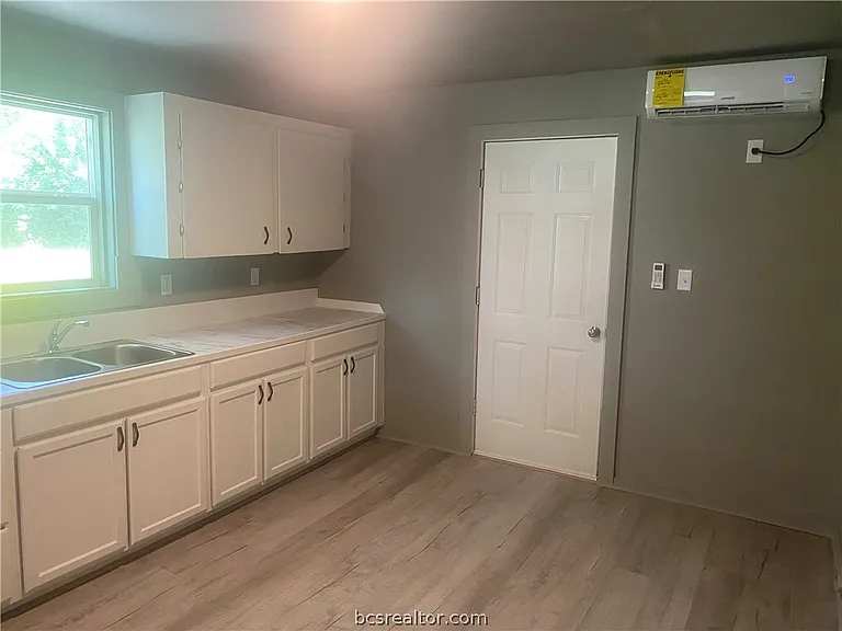 1305 New St — Photo 4