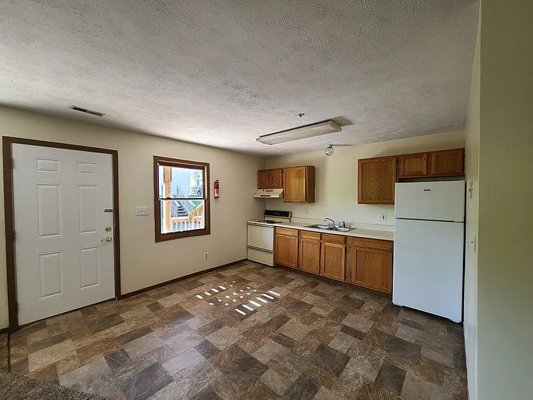 2858 University Ave — Photo 45