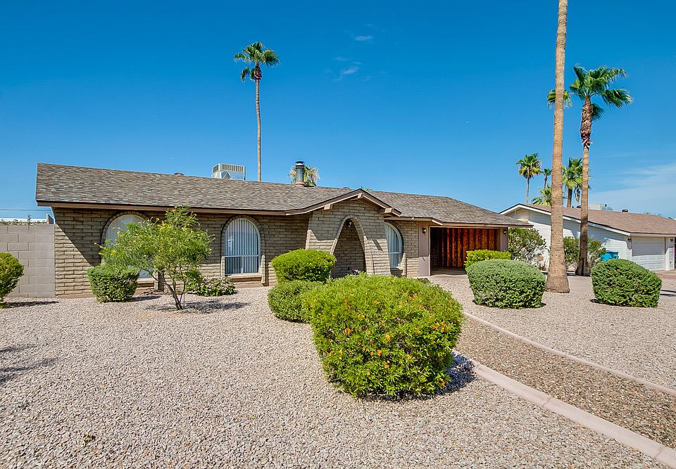 1st image of 2814 E Dahlia Dr