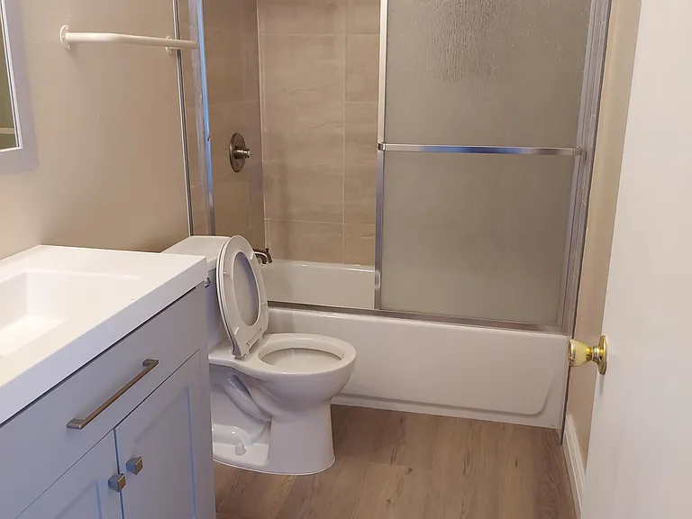 3227 Williamsburg Dr #4 — Photo 6