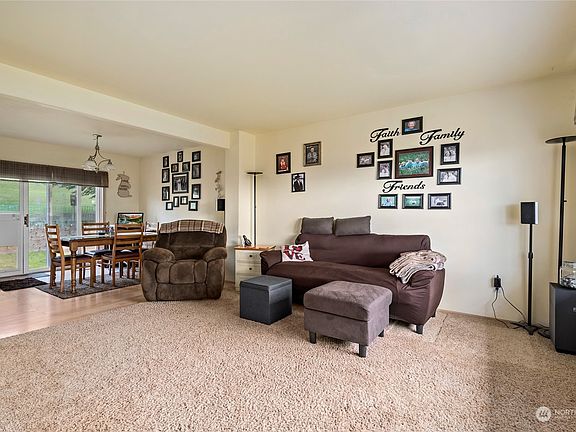 5th image of 1049 Halsey Drive