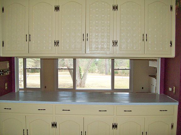 Peek-a-boo opening to Den