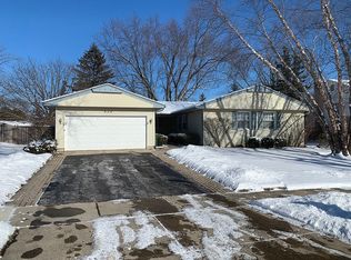 650 Twisted Oak Ln, Buffalo Grove, IL