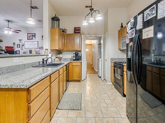 4th image of 909 Beaver Creek Dr