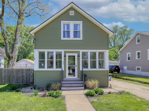 318 S 11th Ave, St Charles, IL 60174