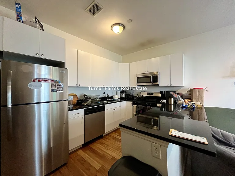 35 Forbes St — Photo 5