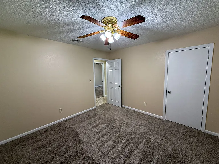 7724 Rustling Pines Dr — Photo 8