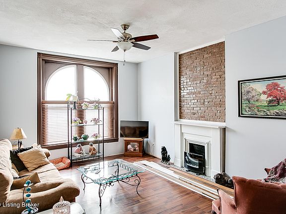 5th image of 333 E Saint Catherine St