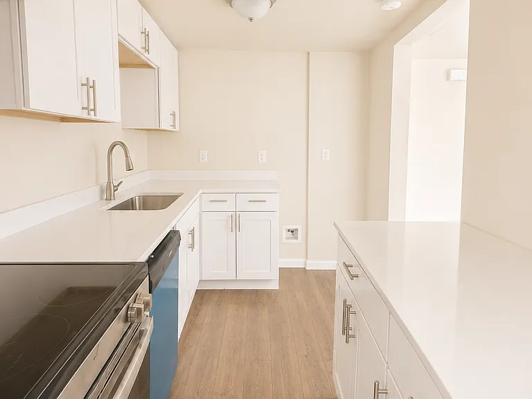 824 Karnes St #C — Photo 2