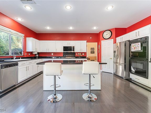 3rd image of 8380 Las Lunas Way