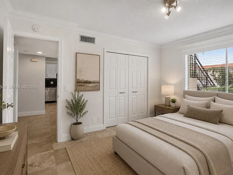 220 Lakeview Dr #210 — Photo 7