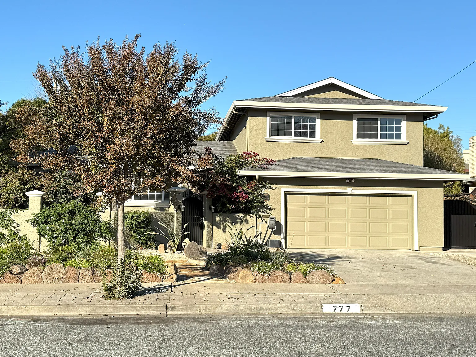 777 Carla Way photo 1