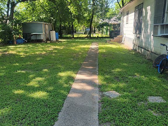 5th image of 614 Stafford St