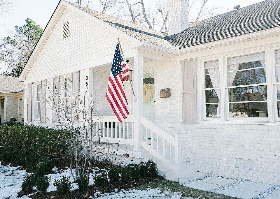 1st image of 3571 Kenwood Ave
