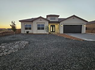 601 7th St NE, Rio Rancho, NM 87124