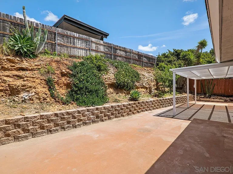 5051 Lenore Dr — Photo 30