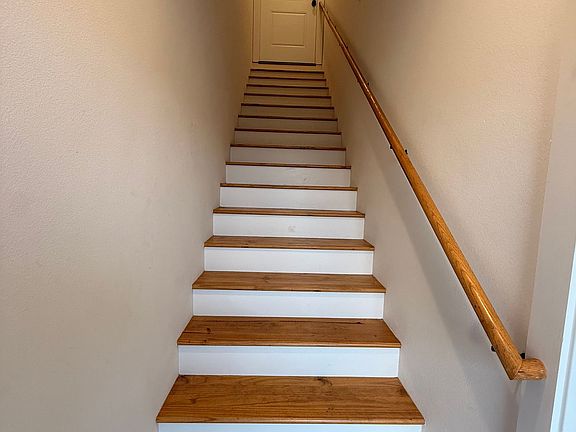 2nd image of 112 Winged Elm Ln