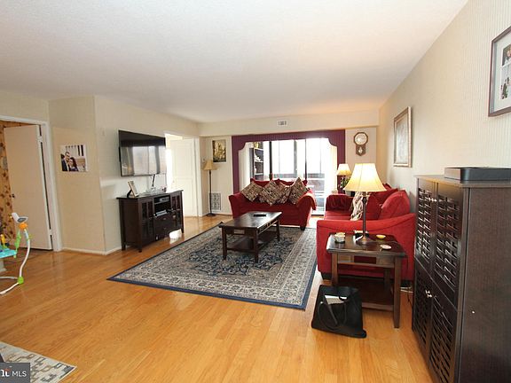 3rd image of 8350 Greensboro Dr APT 425