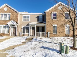 245 Springbrook Trl S, Oswego, IL 60543