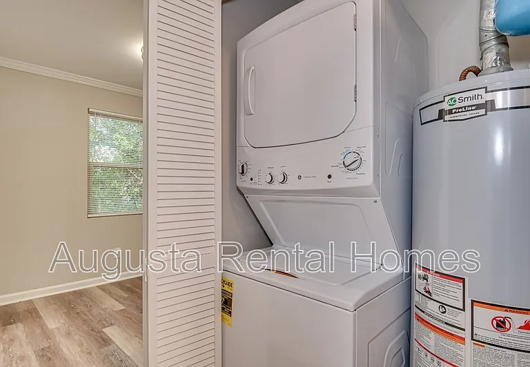1402 Johns Rd #B — Photo 25