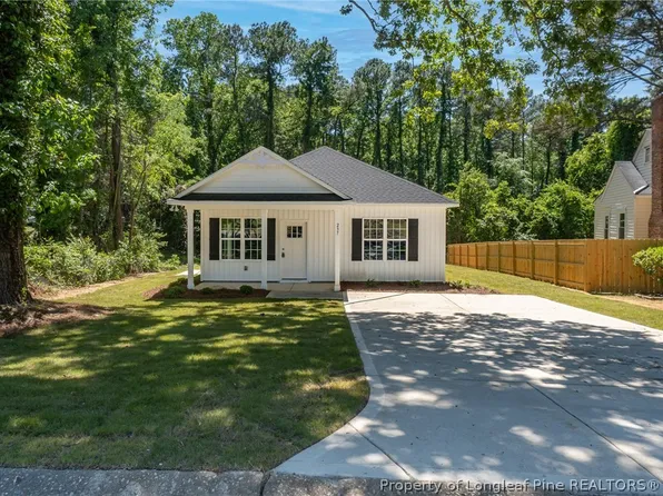 237 Windsor Dr, Fayetteville, NC 28301