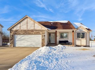 2818 E Kenyon Ave, Des Moines, IA 50320