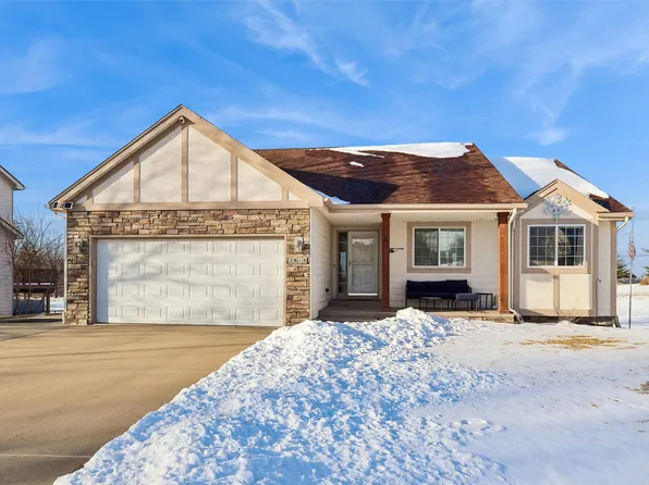 2818 E Kenyon Ave, Des Moines, IA 50320