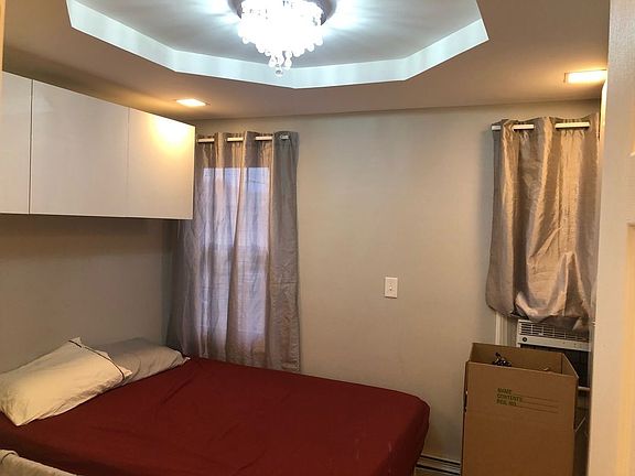 3rd image of 10618 142nd St #1