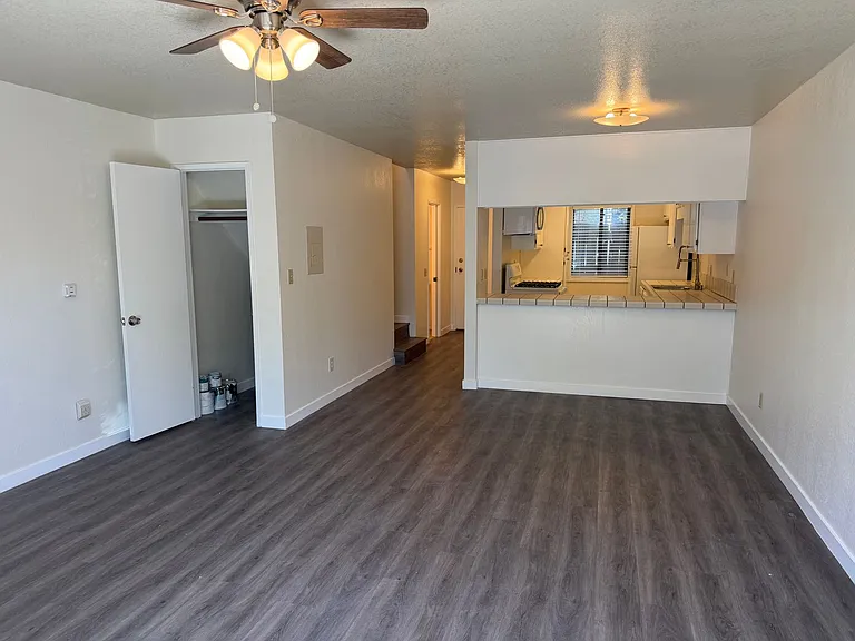 1736 Cable St #3 — Photo 6