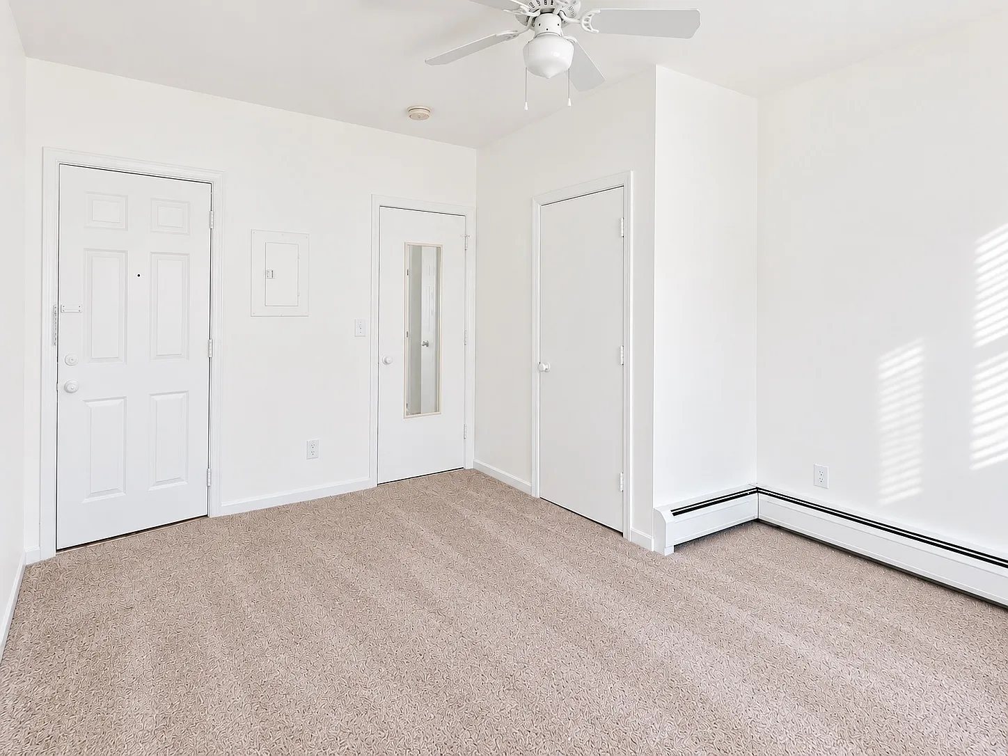 2 bed, 700 sqft, $2,100 — Photo 3