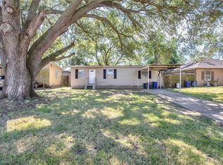 1805 Oriole Dr, League City, TX 77573