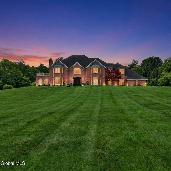3rd image of 9 Sage Estate
