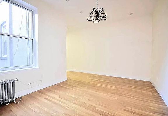 2nd image of 709 De Kalb Ave #12A