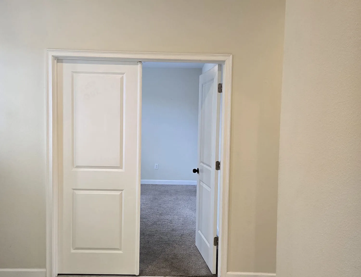 3 bed, 2025 sqft, $2,150 — Photo 3