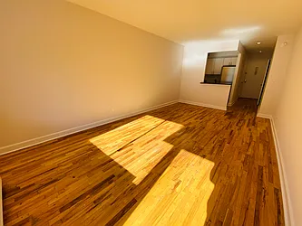 Rented by Metropolis Real Estate of Manhattan