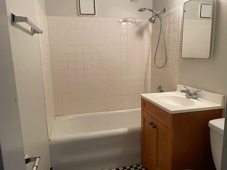 4625 S Lake Dr #5 — Photo 4