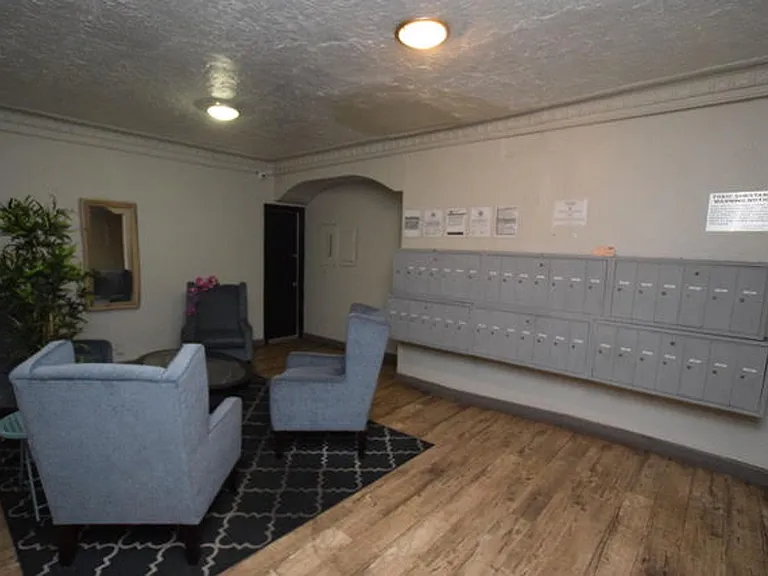 GRM - Gramercy Apartments — Photo 9