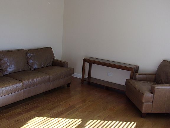 3rd image of 726 Newland Ave