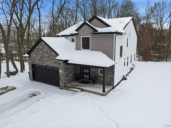 3rd image of 3570 Watkins Lake Rd