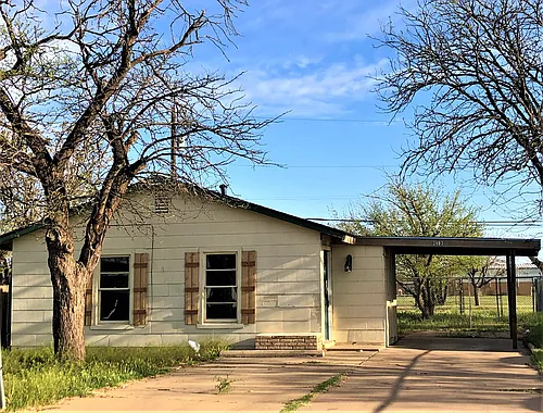 2403 E 5th St Photo 1