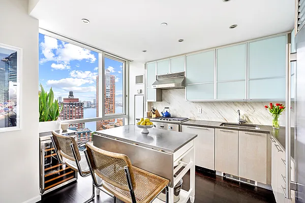 Sold by Compass | media 2