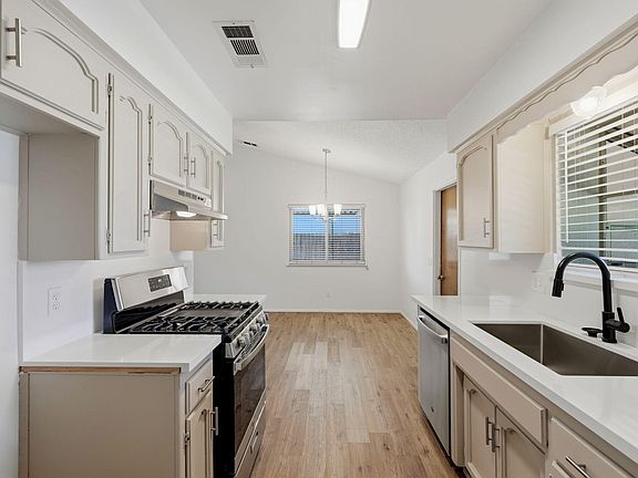 5th image of 3821 W Coppola Avenue
