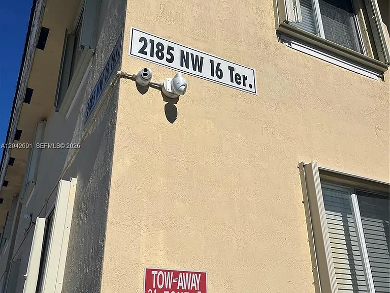 2185 NW 16th Ter #10 — Photo 13