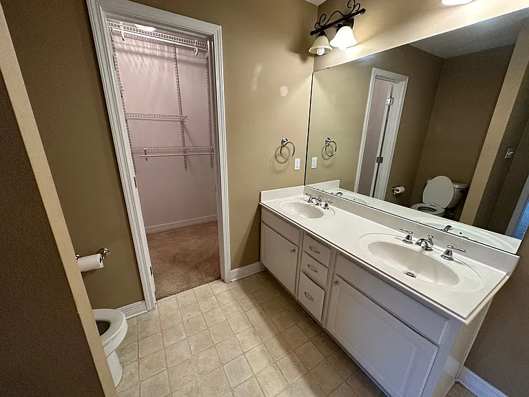 598 Whitefield Ln — Photo 5