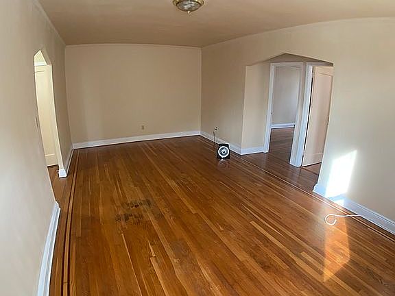 4th image of 3918 208th St #4R