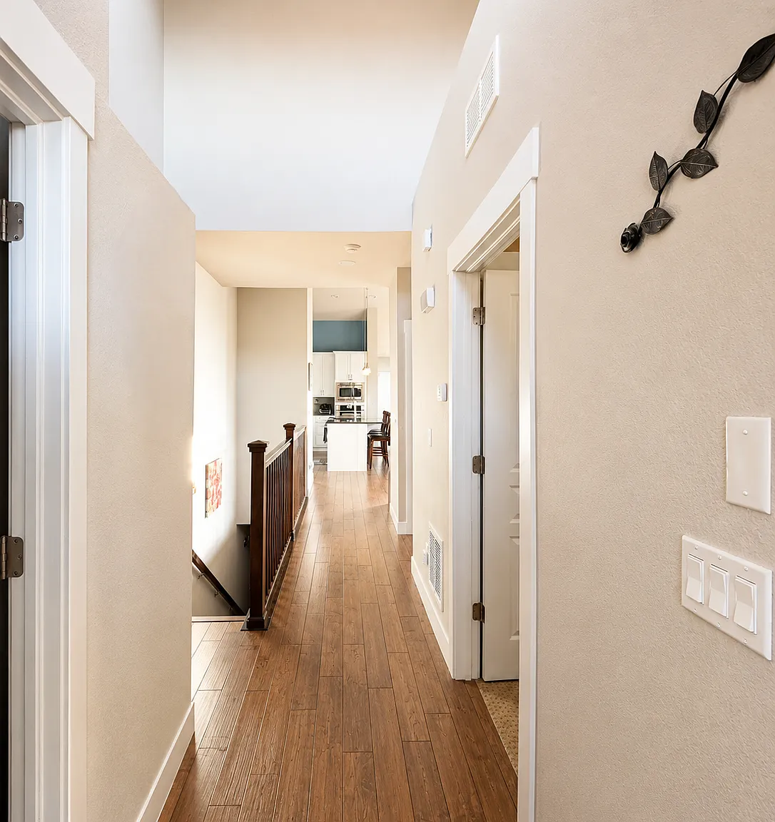 3 bed, 2.5 bath, 3126 sqft, $5,200 — Photo 2