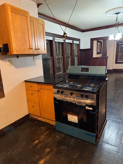 3 bed, 1370 sqft, $2,300 — Photo 3