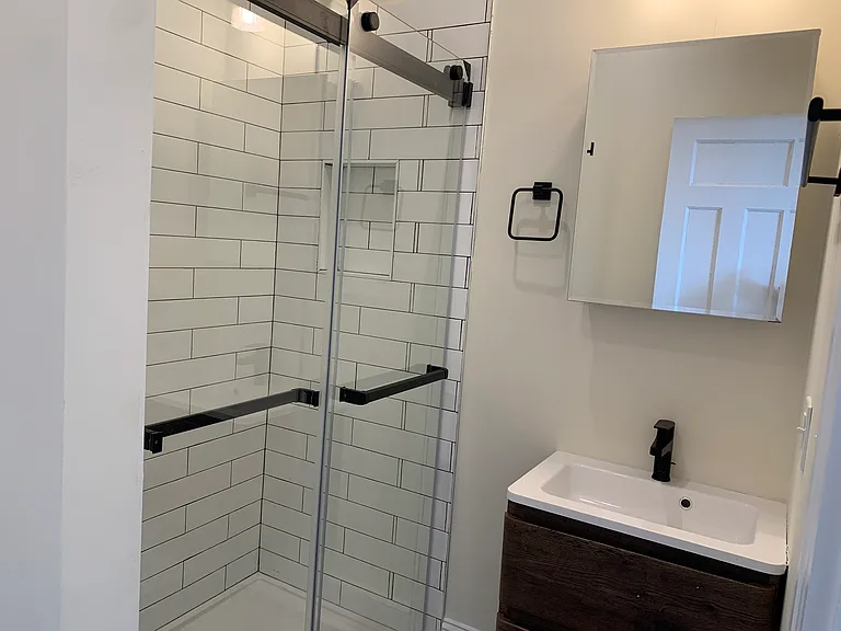 1045 W Barry Ave #3 — Photo 11